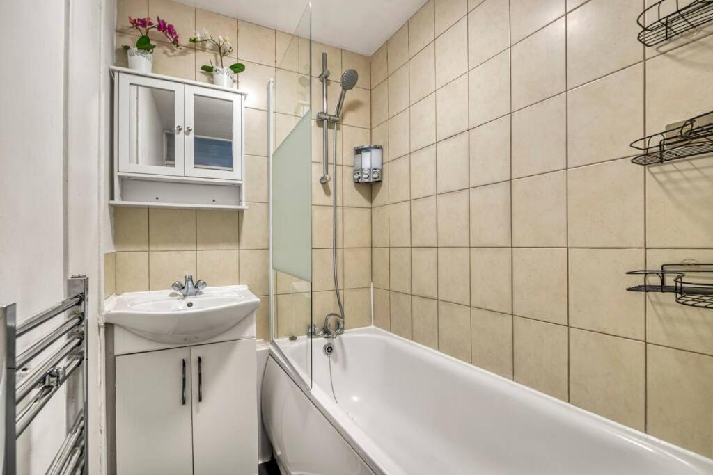 Peaceful 2-Bed South Bank Leilighet London Eksteriør bilde